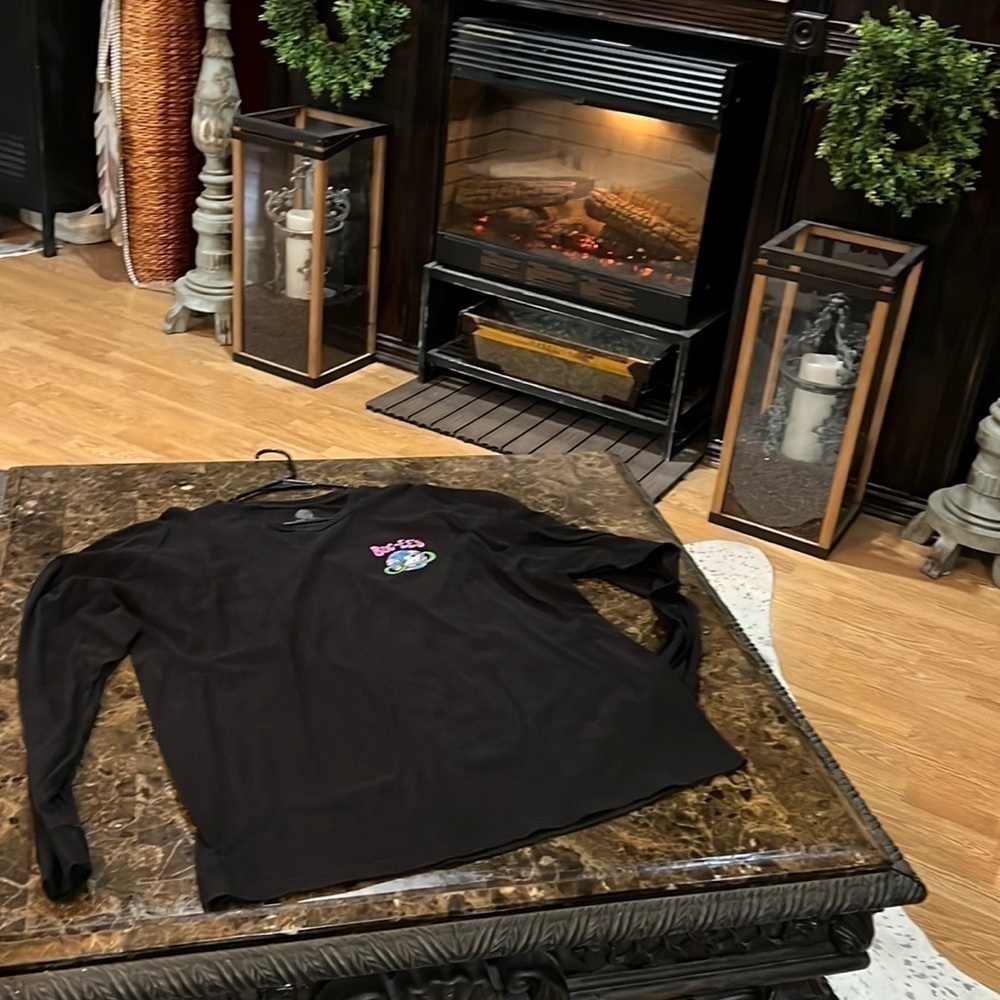 Buc-ee's Space Long Sleeved Shirt 2X. A214